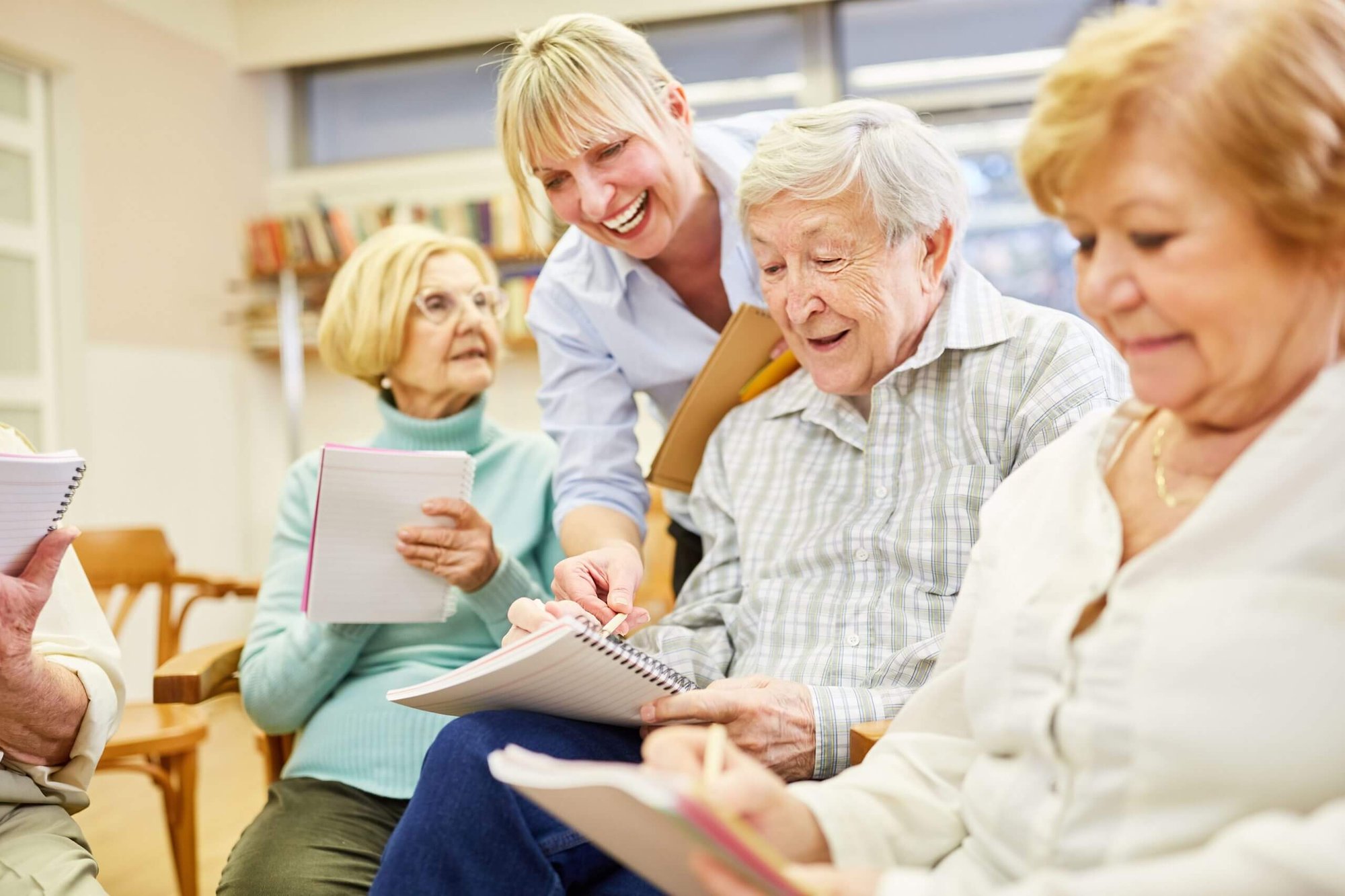 Psychotherapist-helps-scaled Psychotherapist-helps-scaled